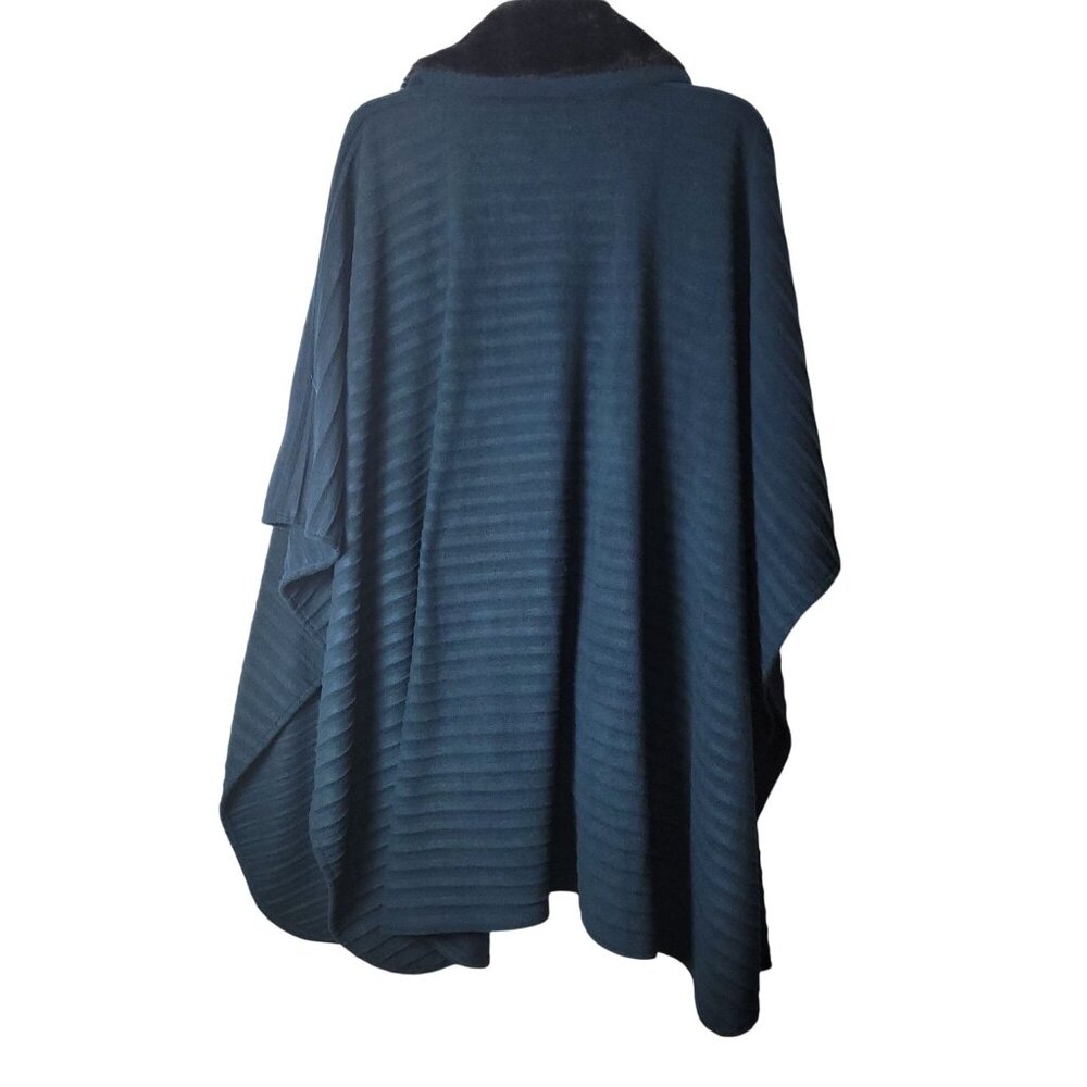 Le Moda Teal Cape With Faux Fur Collar & Button Closure - Picture 2 of 11